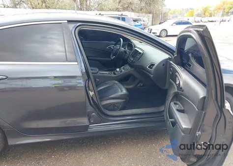 2016 Chrysler 200 Limited Platinum из США, поврежденный, VIN 1C3CCCAB5GN188781